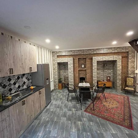 Home Away Home In Heart Of Tbilisi Bagian luar foto