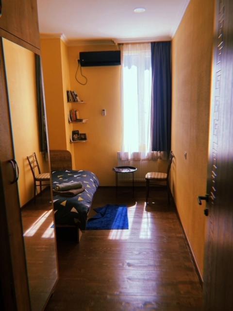 Home Away Home In Heart Of Tbilisi Bagian luar foto