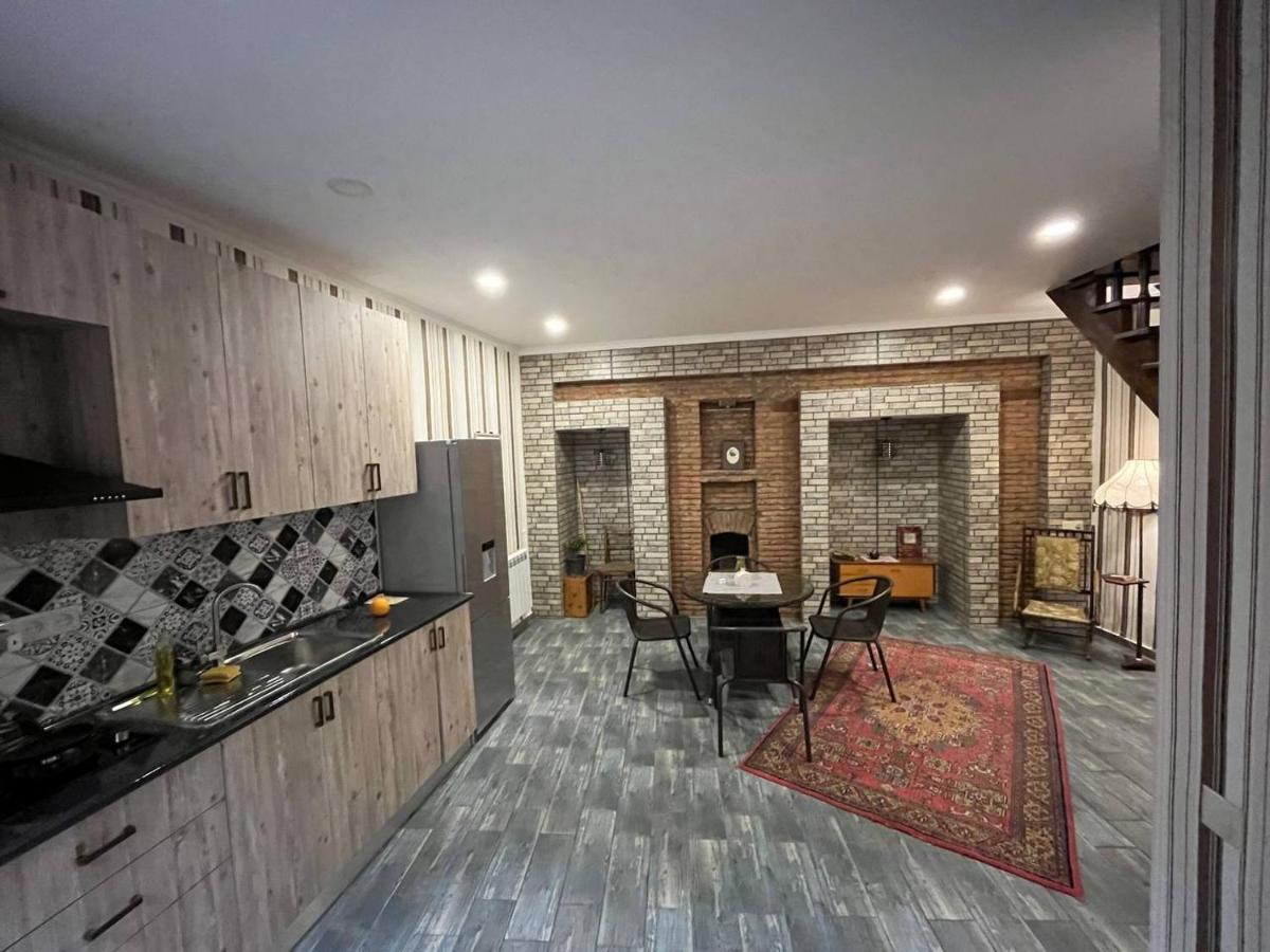 Home Away Home In Heart Of Tbilisi Bagian luar foto